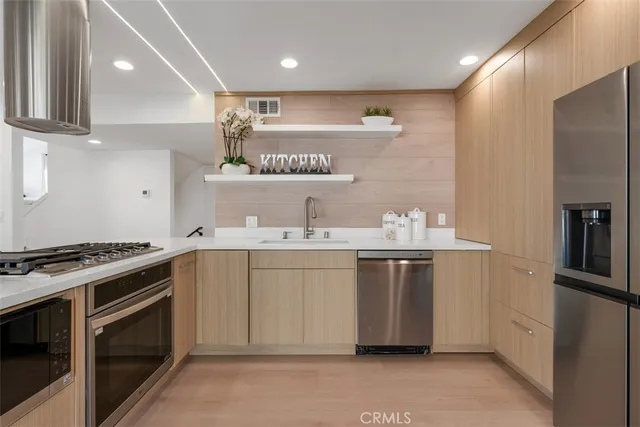 $1,799,000 | 8167 Dartmoor Drive, Huntington Beach, CA 92646