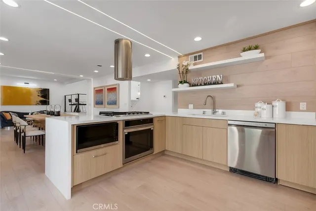 $1,799,000 | 8167 Dartmoor Drive, Huntington Beach, CA 92646