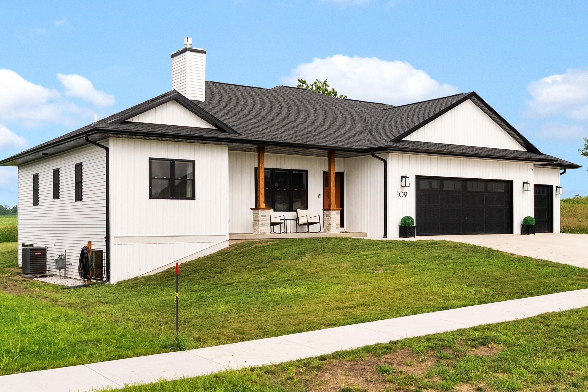 93 Blarney Stone Albany, WI 53502 - Photo 4 of 50