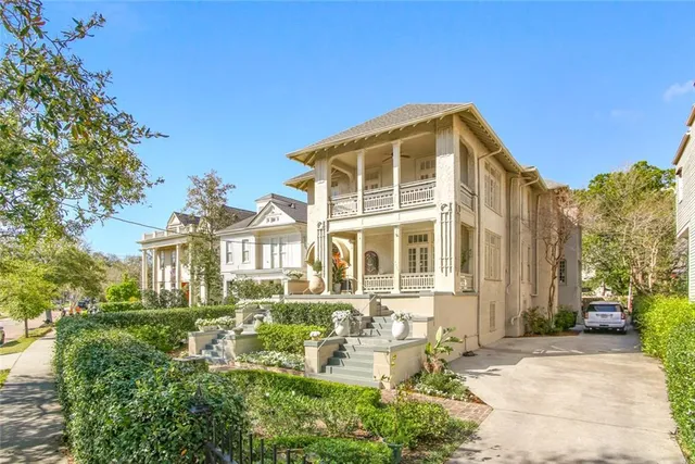 $5,750 | 4909 St Charles Avenue, Unit 4909, New Orleans, LA 70115