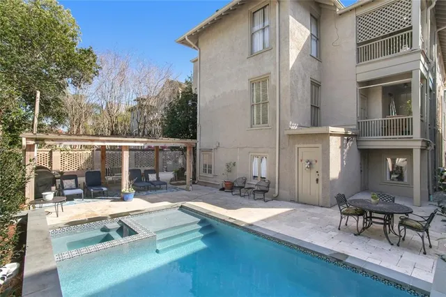 $5,750 | 4909 St Charles Avenue, Unit 4909, New Orleans, LA 70115