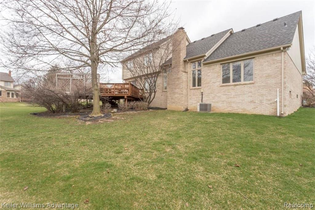 39167 Point Court Farmington Hills, MI 48331 - Photo 30 of 33