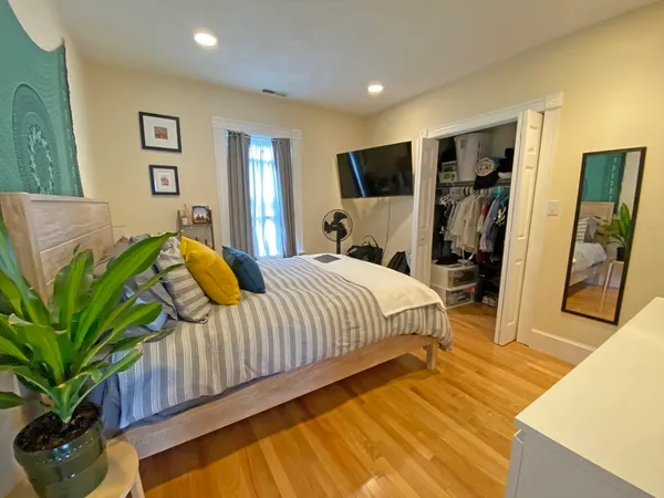 $695,000 | 15 Underwood Park, Unit 2, Waltham, MA 02453