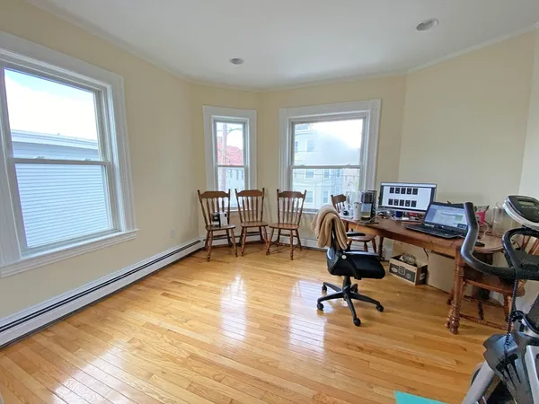 $695,000 | 15 Underwood Park, Unit 2, Waltham, MA 02453
