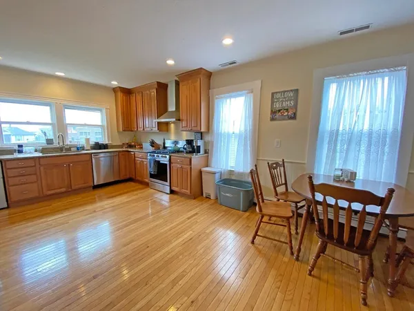 $695,000 | 15 Underwood Park, Unit 2, Waltham, MA 02453