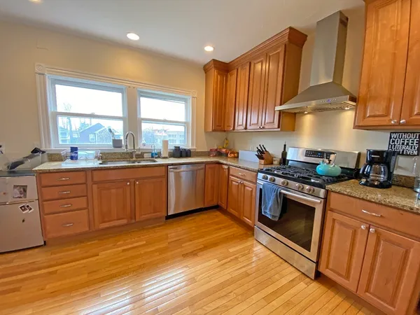 $695,000 | 15 Underwood Park, Unit 2, Waltham, MA 02453