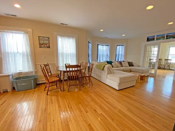 $695,000 | 15 Underwood Park, Unit 2, Waltham, MA 02453