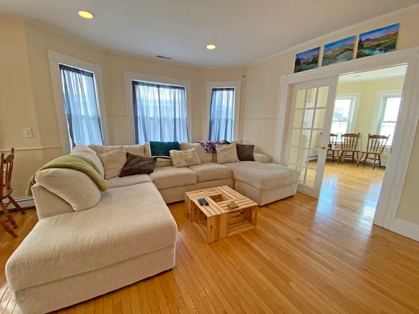 $695,000 | 15 Underwood Park, Unit 2, Waltham, MA 02453
