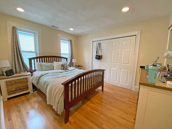 $695,000 | 15 Underwood Park, Unit 2, Waltham, MA 02453