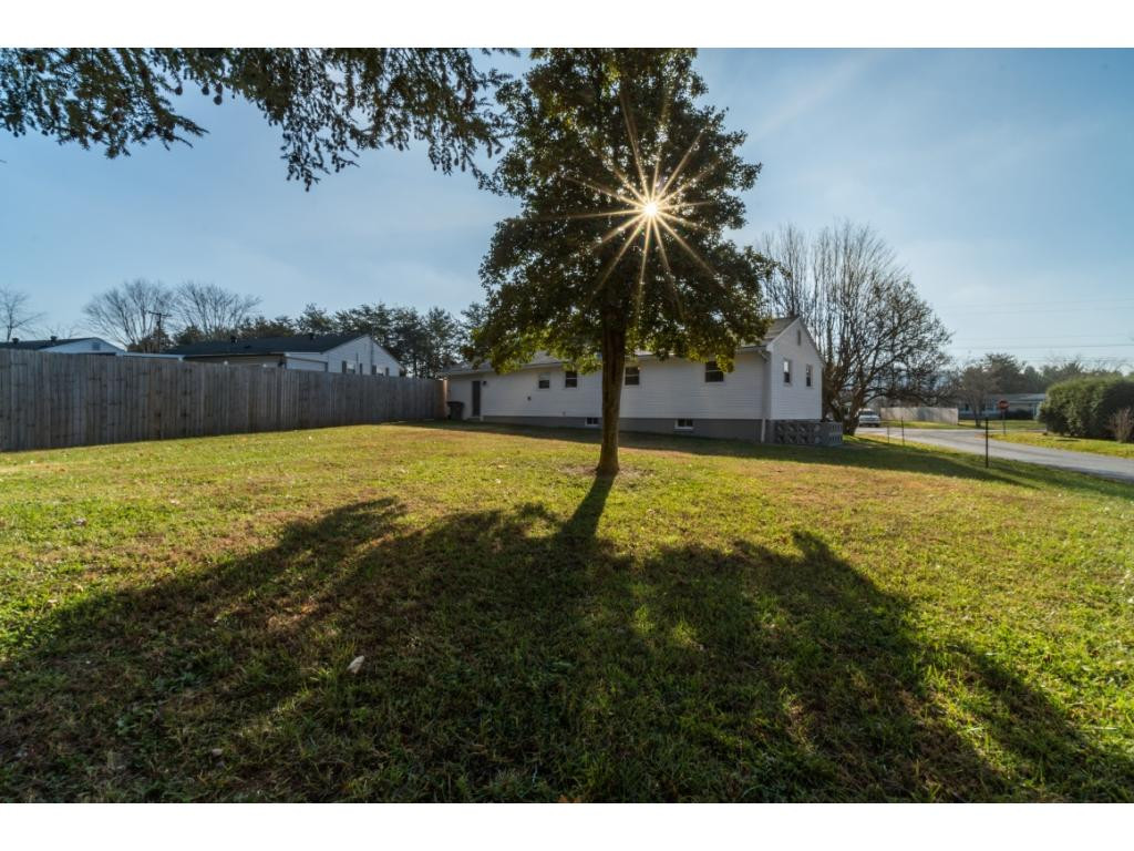 114 Hemlock Road Bristol, TN 37620 - Photo 29 of 32 Photo 29