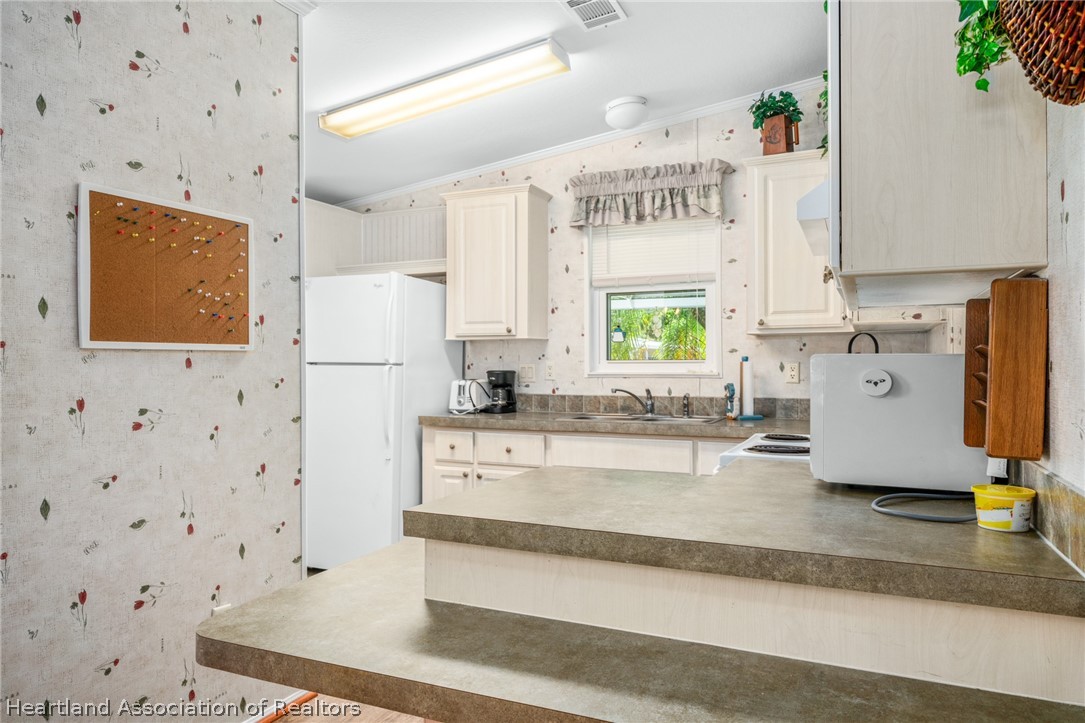 1553 Caribbean Road Sebring, FL 33870 - Photo 6 of 46 Gallery Image 6