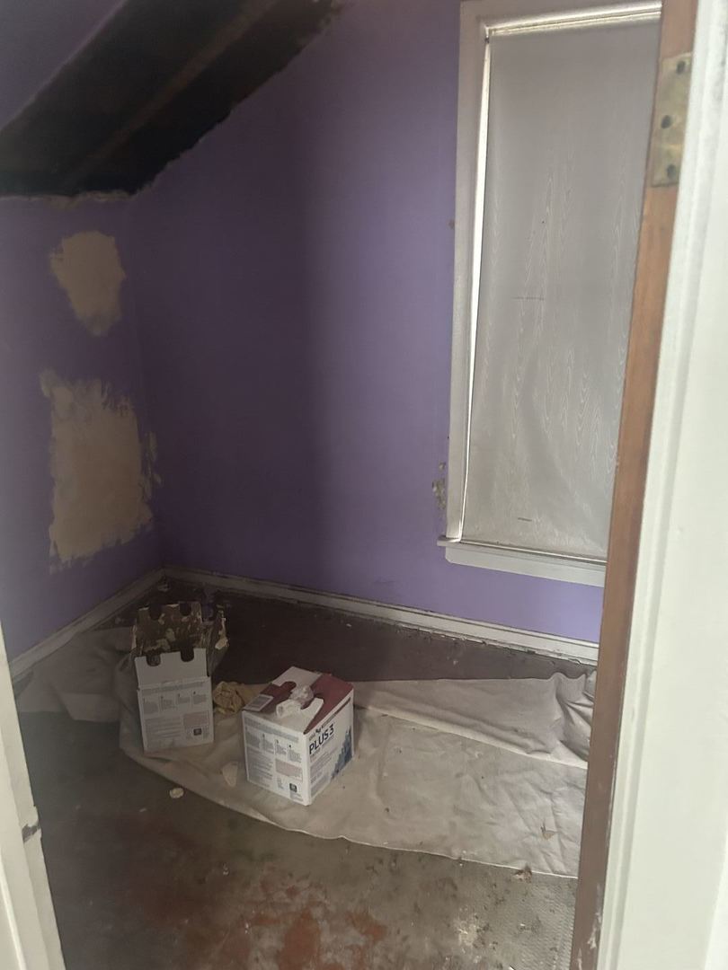 1123 West Vernon Park Place Chicago, IL 60607 - Photo 12 of 27 a close view of water heater