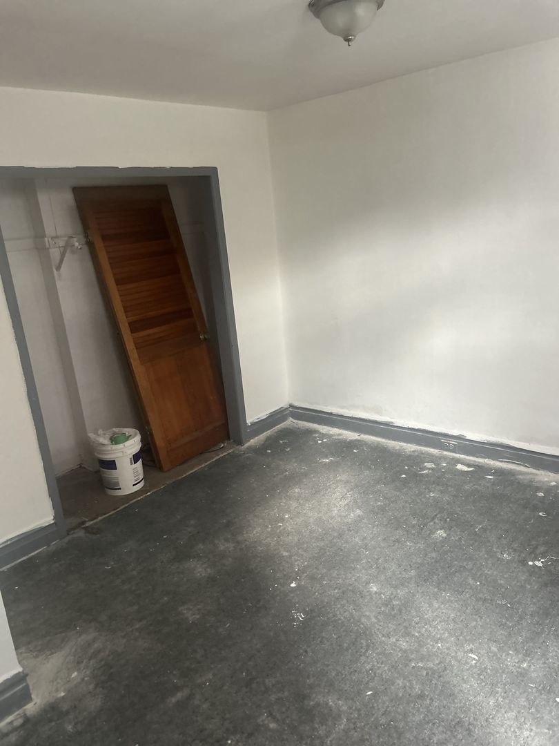 1123 West Vernon Park Place Chicago, IL 60607 - Photo 14 of 27 a view of an empty room