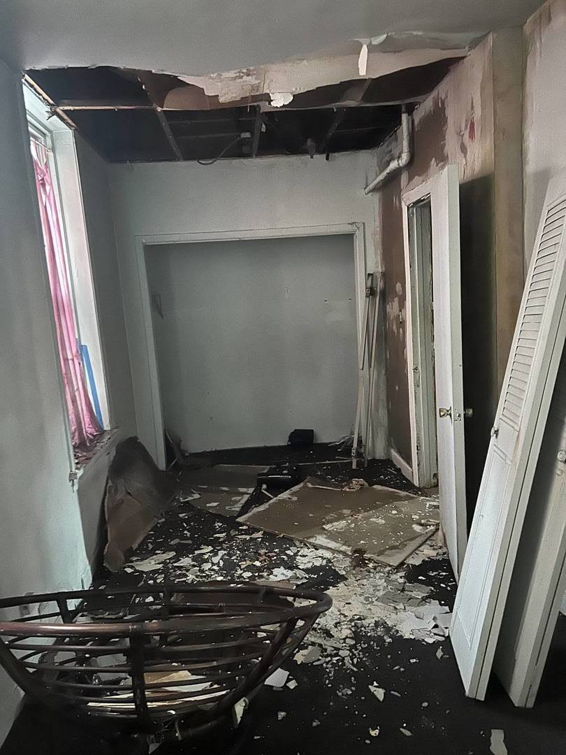 1123 West Vernon Park Place Chicago, IL 60607 - Photo 25 of 27 a view of water heater