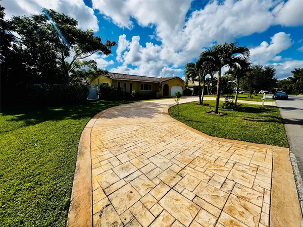 $840,000 | 8306 Northwest 36th Street, Coral Springs, FL 33065