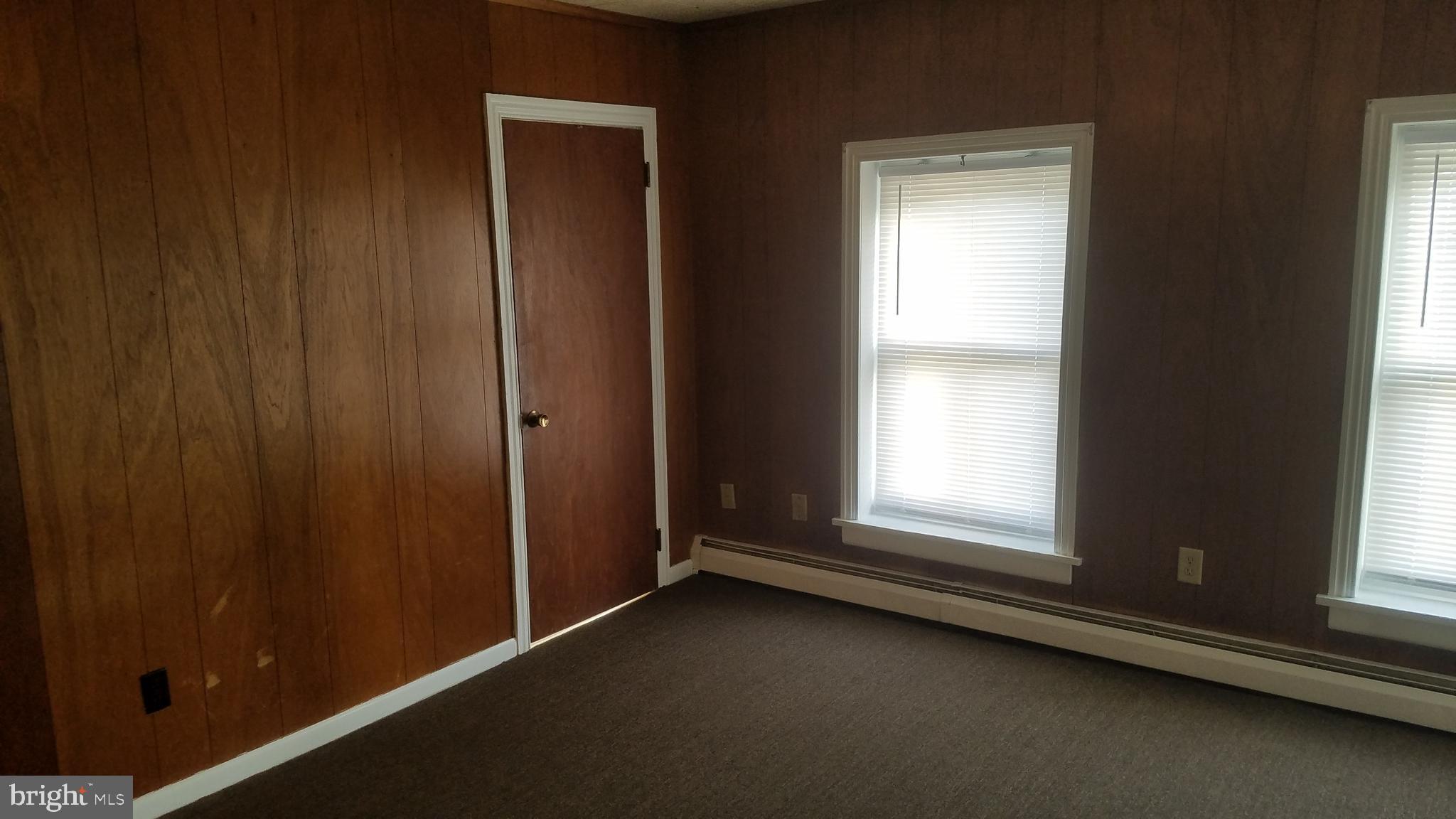 123 New Street, Unit 8 Spring City, PA 19475 - Photo 6 of 6 an empty room with window