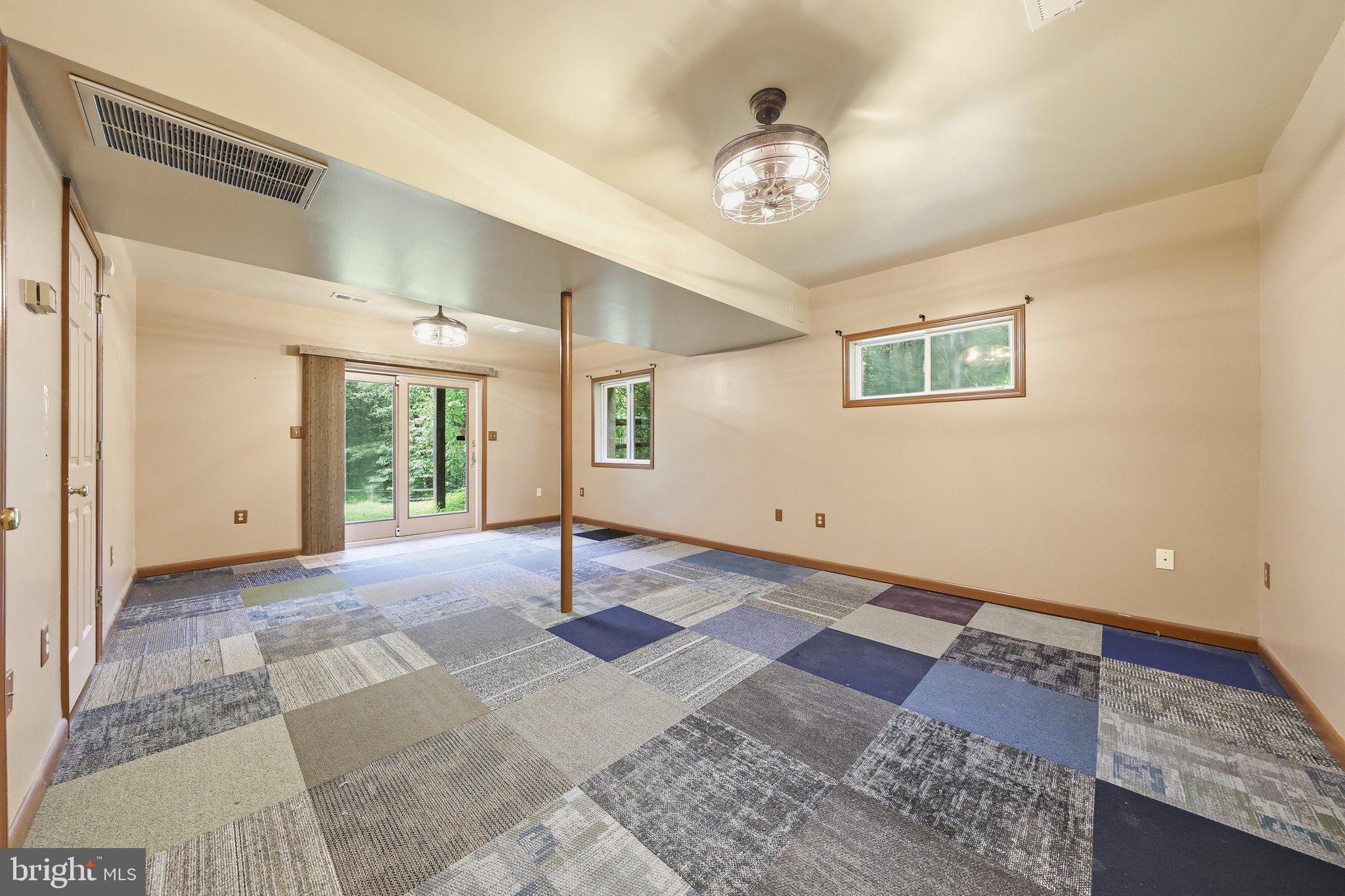 1335 Brown Road Knoxville, MD 21758 - Photo 31 of 68 Family Room