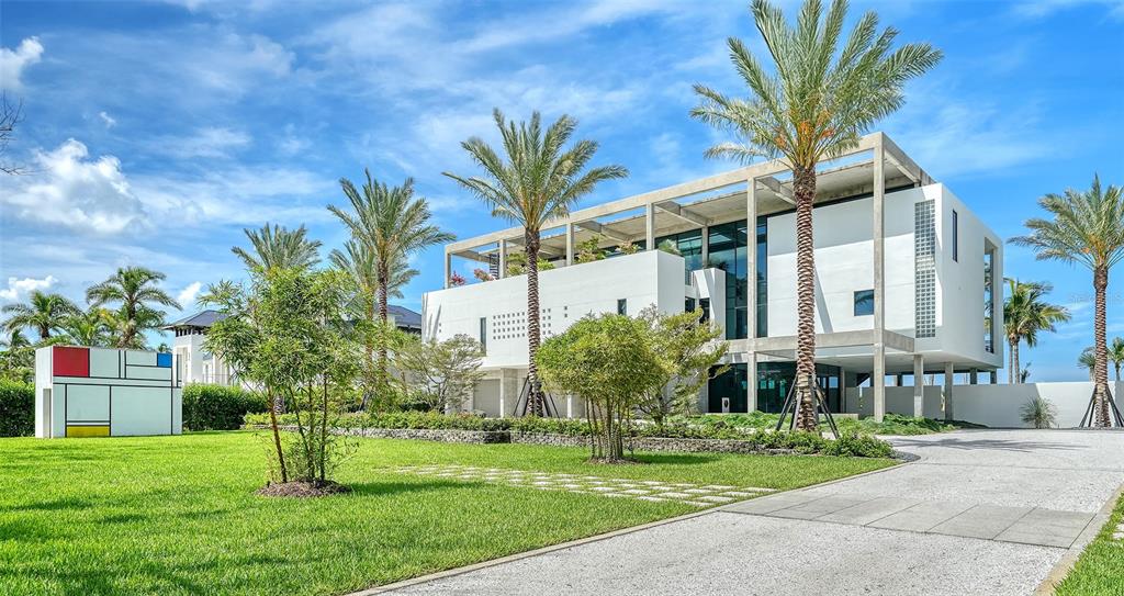 8250 Sanderling Road Sarasota, FL 34242 - Photo 5 of 61