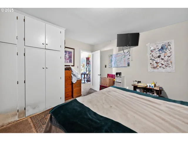 a view of entryway and hall