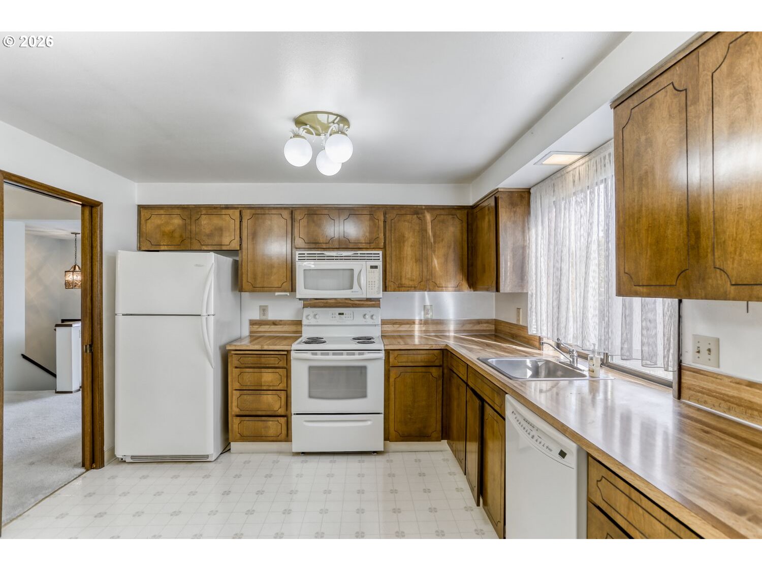 2036 Northwest 14th Street Gresham, OR 97030 - Photo 6 of 17 Kitchen