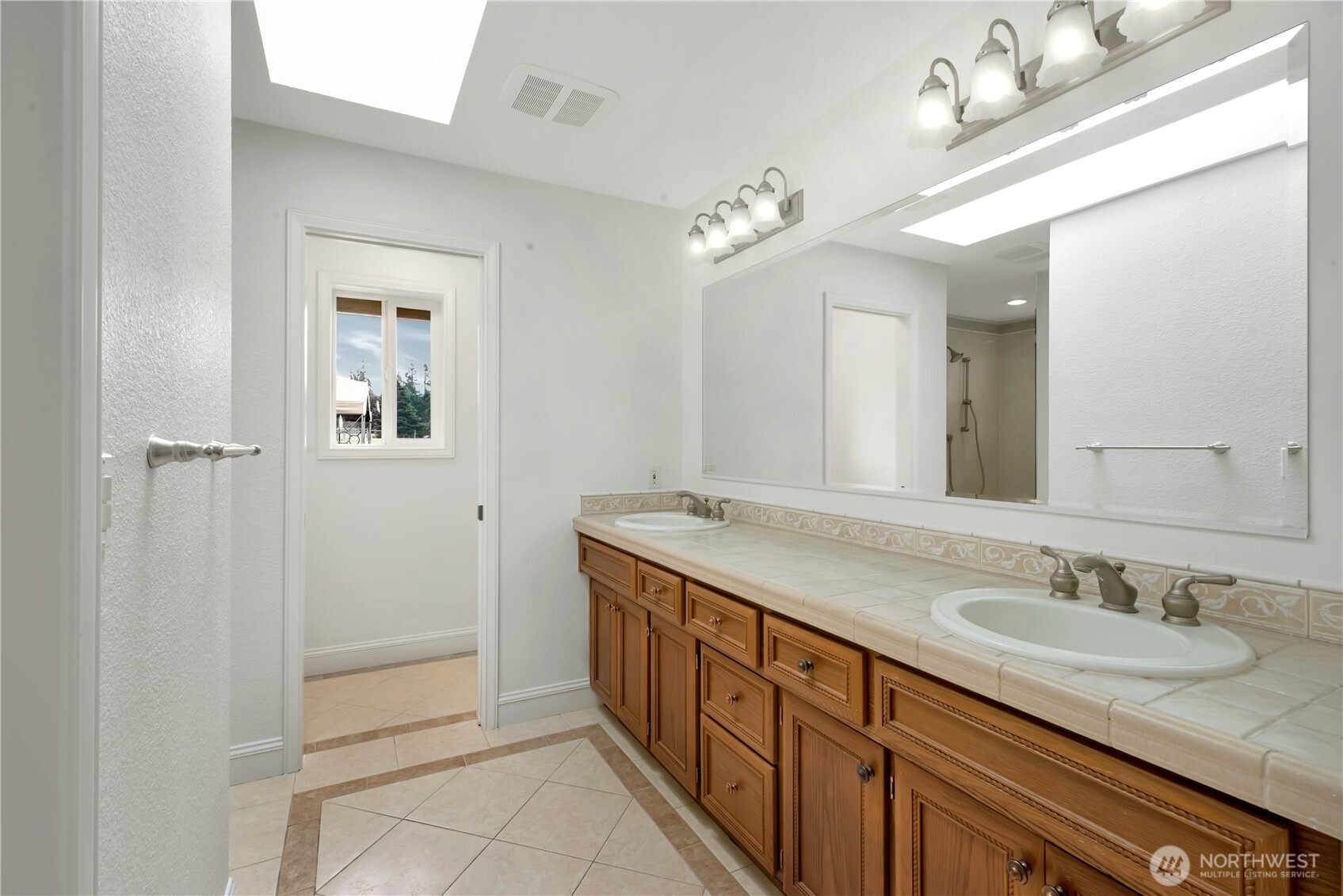 5012 Meridian Road Southeast Olympia, WA 98513 - Photo 11 of 25