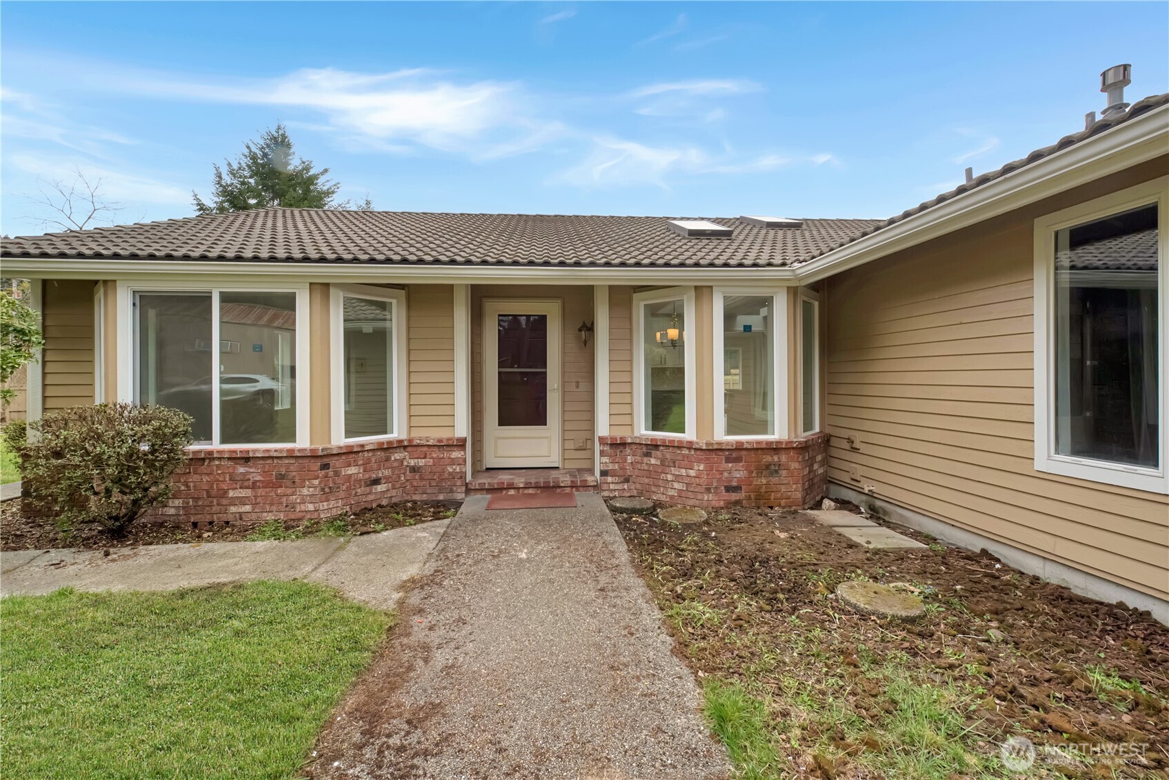 5012 Meridian Road Southeast Olympia, WA 98513 - Photo 2 of 25