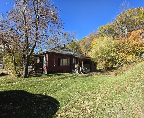 $79,900 | 2 Flood Street, Mexico, ME 04257