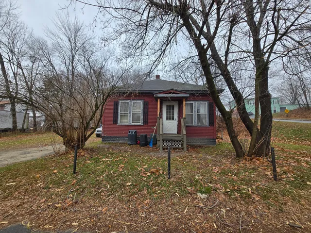 $79,900 | 2 Flood Street, Mexico, ME 04257