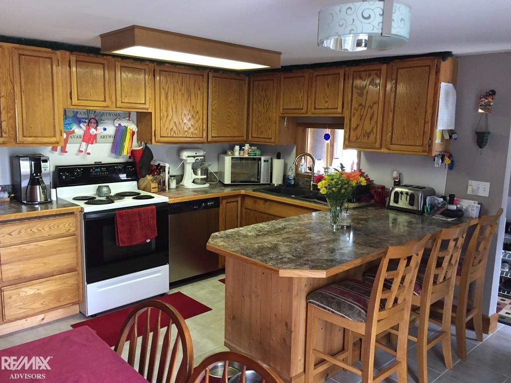 9081 Short Cut Road Fair Haven, MI 48023 - Photo 4 of 22 31295678-3.JPG