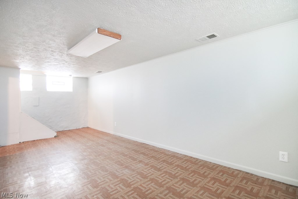 1131 Quilliams Road Cleveland, OH 44121 - Photo 31 of 35 Gallery Image 31