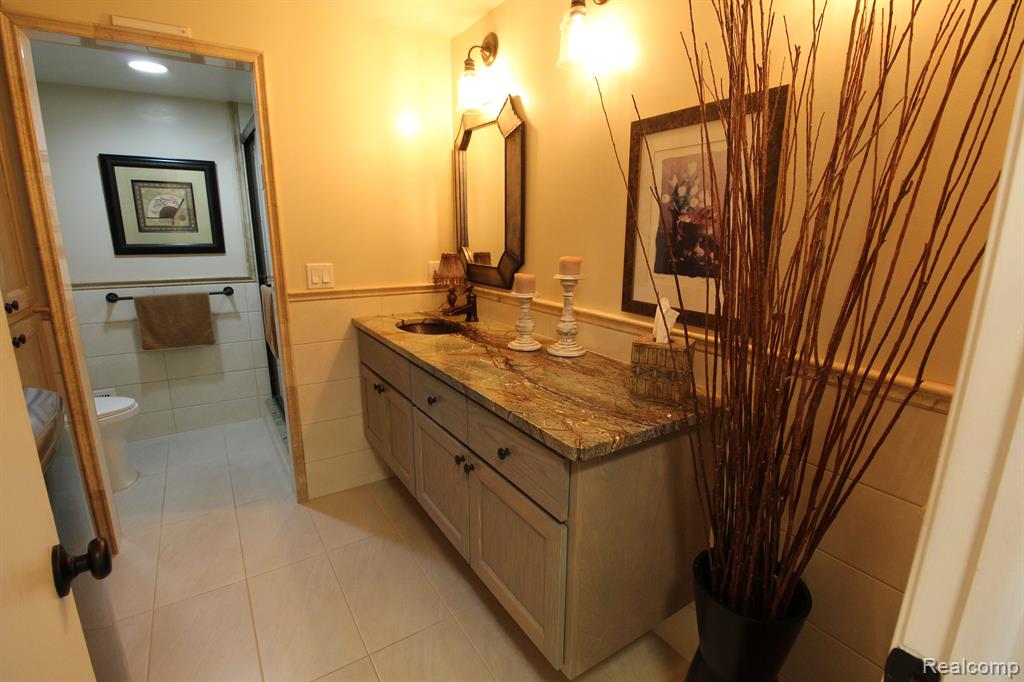 31775 Ridgeside Drive, Unit 2 Farmington Hills, MI 48334 - Photo 31 of 90