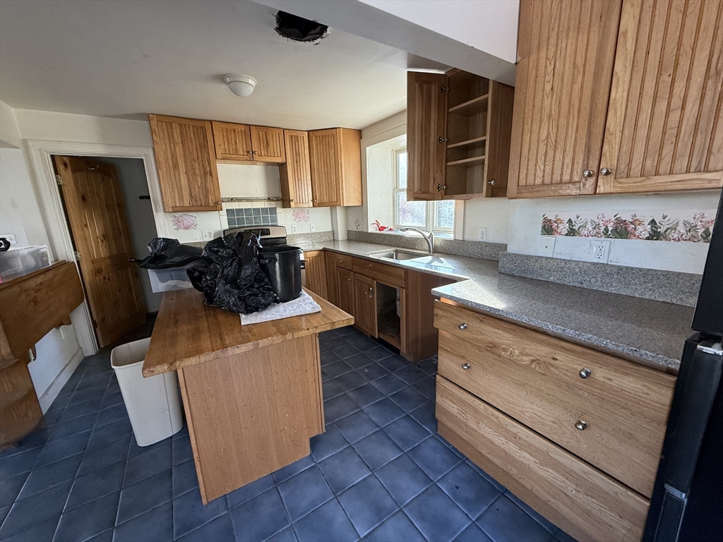 367 Front Street Marion, MA 02738 - Photo 15 of 38