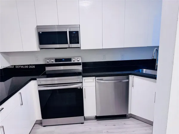 $2,150 | 2660 West 76th Street, Unit 207, Hialeah, FL 33016