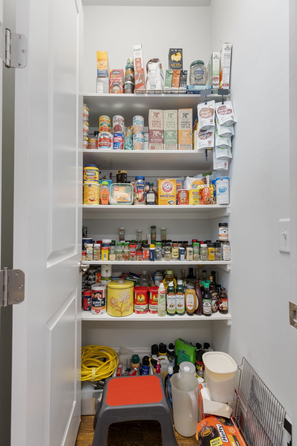 320 Fitzgerald Street Franklin, TN 37064 - Photo 29 of 64 a room with lots of different kinds of food