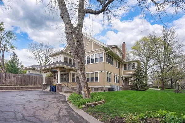 $1,795,000 | 801 West 56th Street, Kansas City, MO 64113