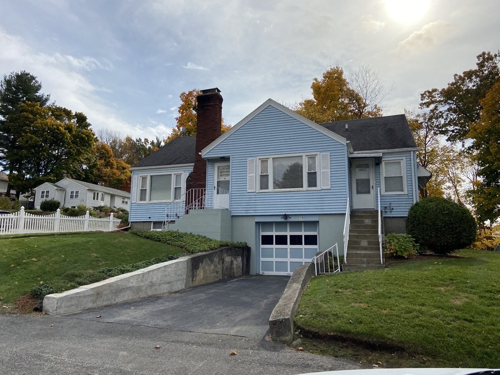 24 Maxdale Road Worcester, MA 01602 - Photo 4 of 32