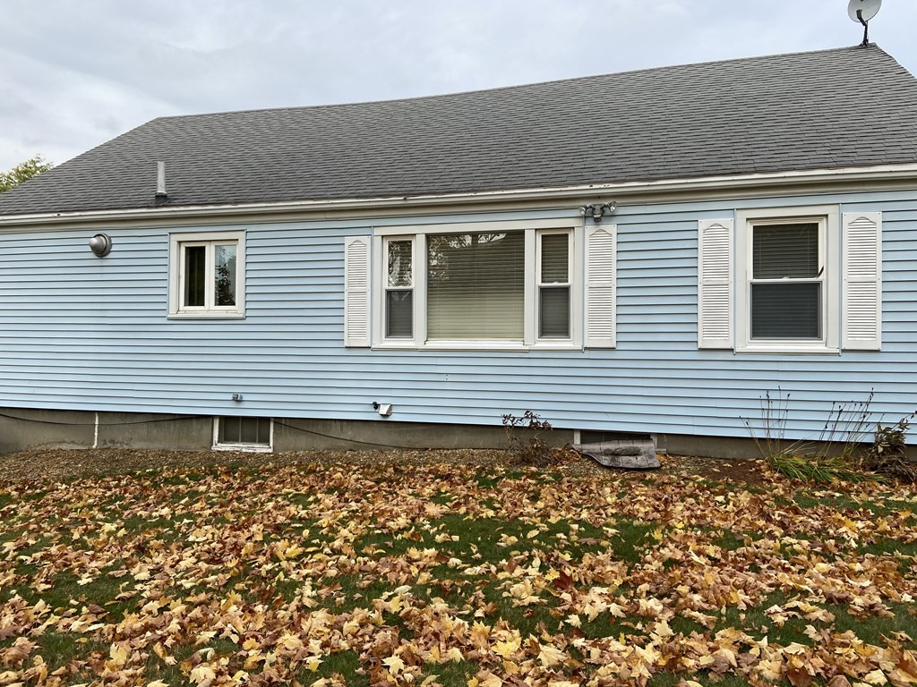 24 Maxdale Road Worcester, MA 01602 - Photo 7 of 32