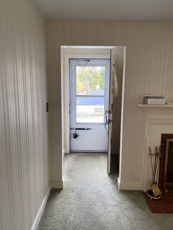 24 Maxdale Road Worcester, MA 01602 - Photo 10 of 32