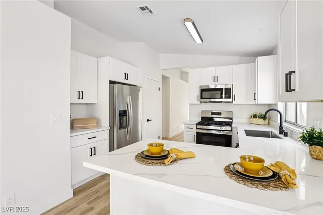 $1,900 | 7400 Queen Palm Drive, Las Vegas, NV 89128