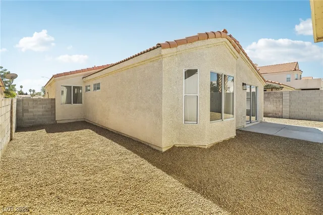 $1,900 | 7400 Queen Palm Drive, Las Vegas, NV 89128