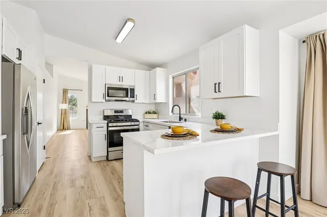 $1,900 | 7400 Queen Palm Drive, Las Vegas, NV 89128