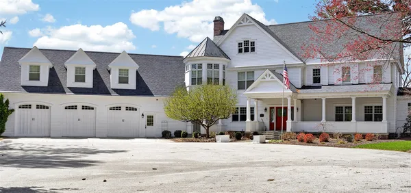 $3,500,000 | 5592 South Shore Drive, Whitehall, MI 49461