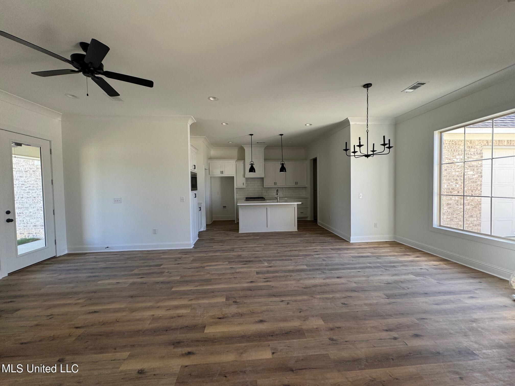 306 Willow Way Canton, MS 39046 - Photo 4 of 20 IMG_7754