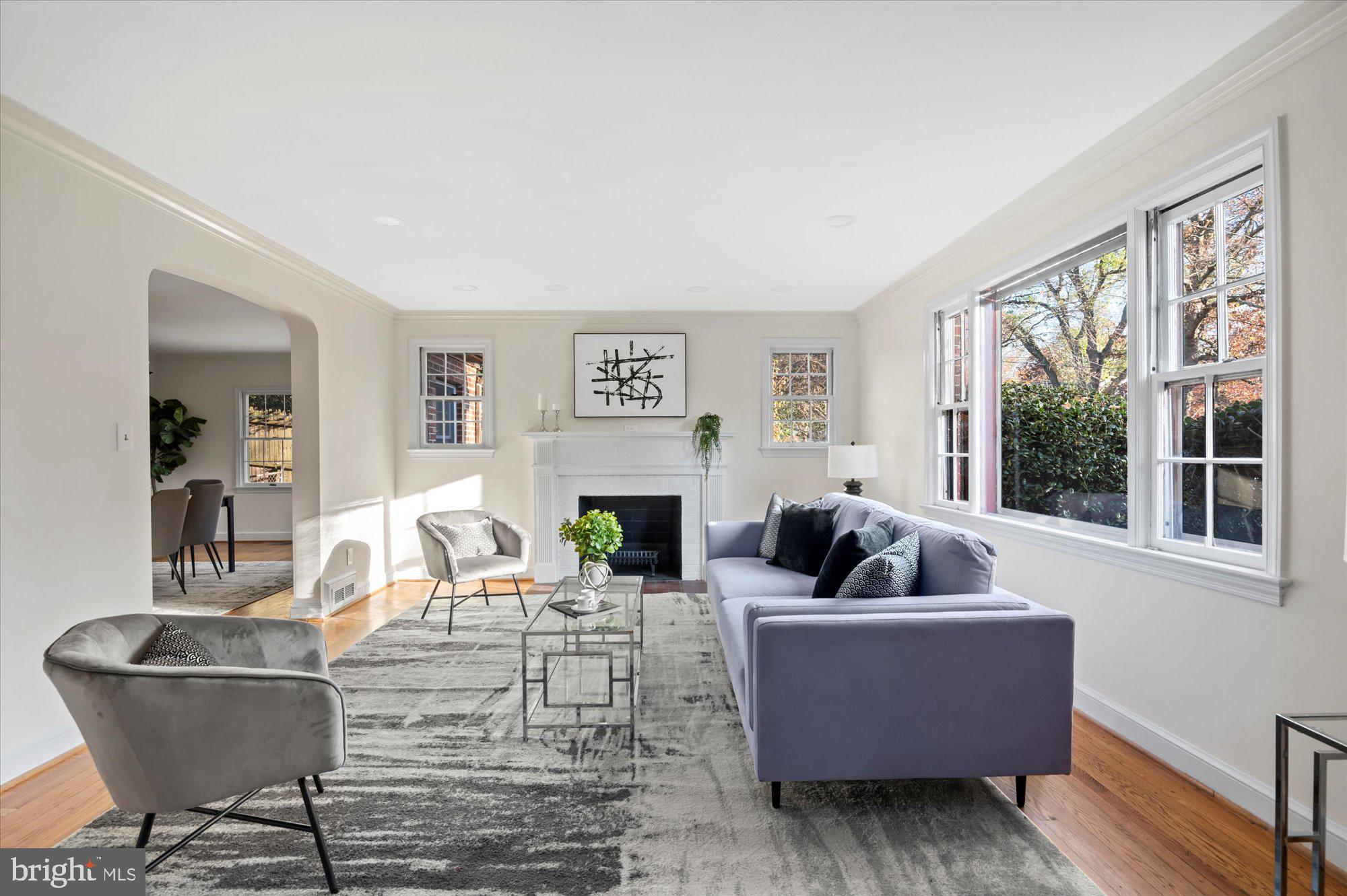 1005 Highland Drive Silver Spring, MD 20910 - Photo 15 of 61 Living Room