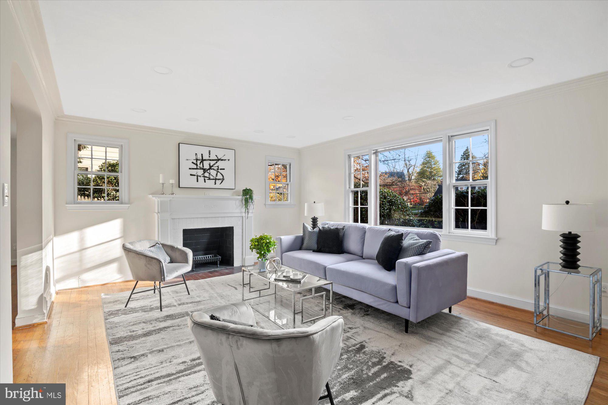1005 Highland Drive Silver Spring, MD 20910 - Photo 16 of 61 Living Room