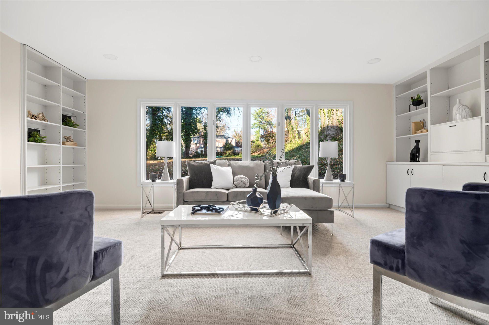 1005 Highland Drive Silver Spring, MD 20910 - Photo 4 of 61 Living Room