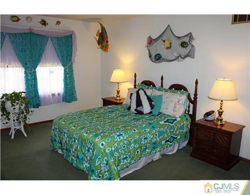 1 Fox Hill Road Edison, NJ 08820 - Photo 17 of 25