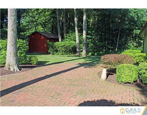 1 Fox Hill Road Edison, NJ 08820 - Photo 4 of 25