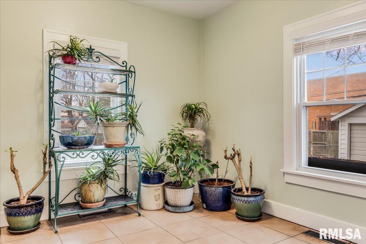 2033 South State Street Springfield, IL 62704 - Photo 18 of 31