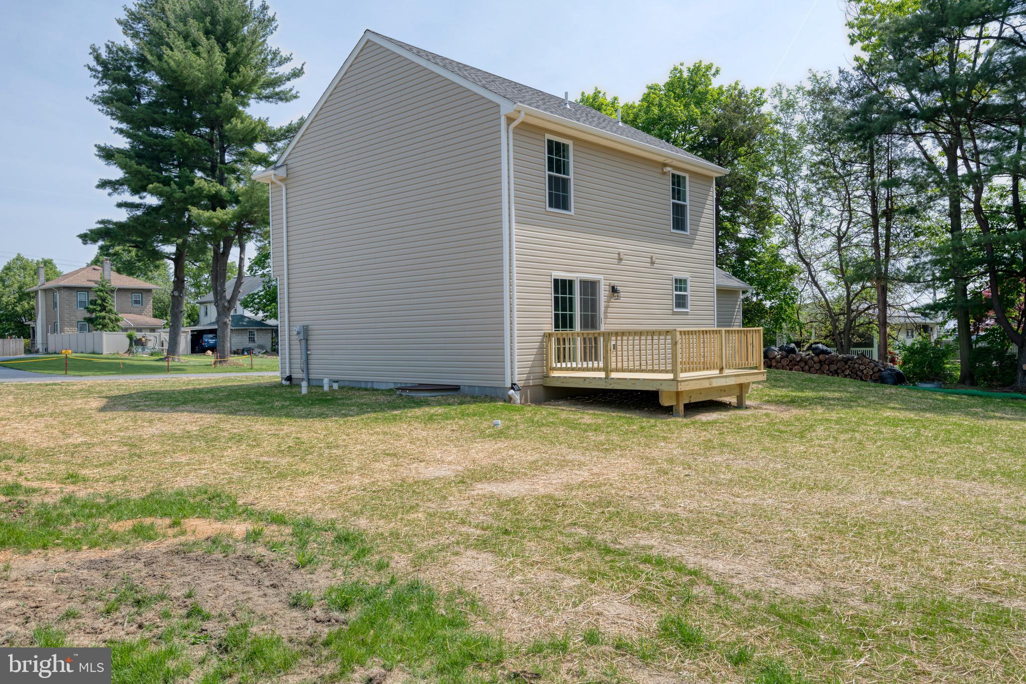 151 Cedar Lane Reading, PA 19607 - Photo 4 of 36